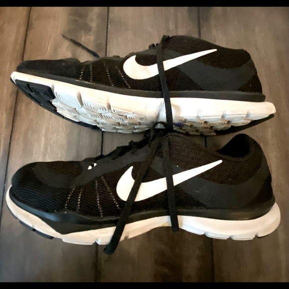 Nike training shoes - Picture 2 of 5